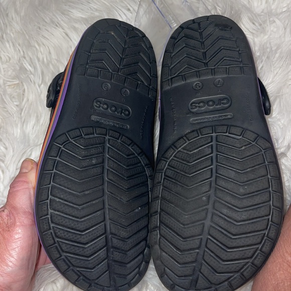 CROCS- Crocband Rainbow Crocs rainbow  platform crocs like New Size -W-9 M-7 - Picture 3 of 4